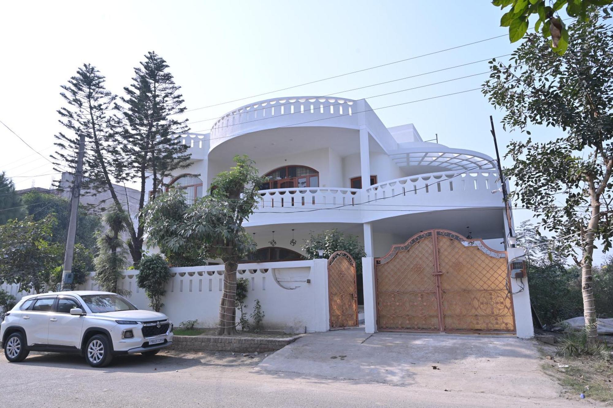 Paradise Island Amritsar Bagian luar foto